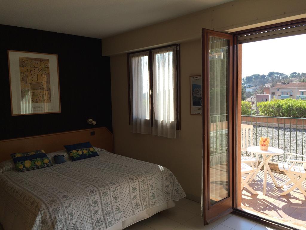 Mas De Vence - Hotel-Restaurant Εξωτερικό φωτογραφία